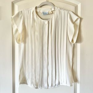 Vintage Mackenzie Ivory Pleated Short Sleeve Blouse 10
